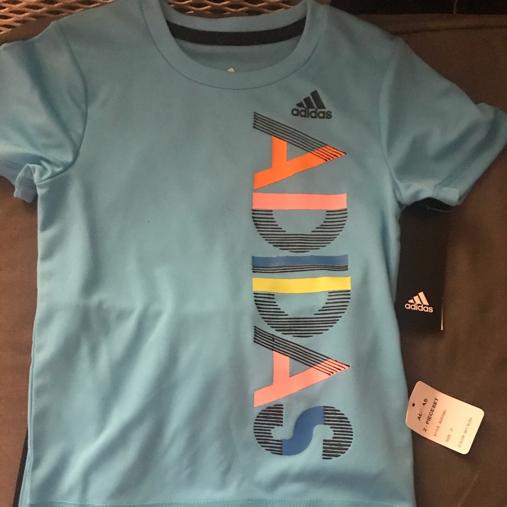 NWT. Boys 2piece adidas